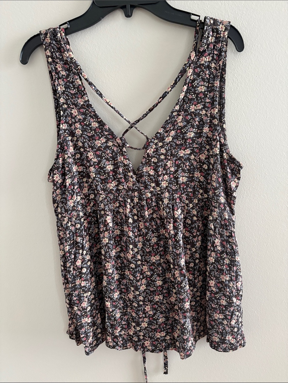 American Eagle Outfitters Black Floral Crisscross V-Neck Camisole NWTS